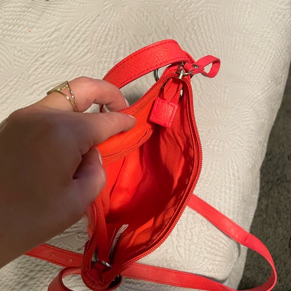 Crossbody - Picture 5 of 6